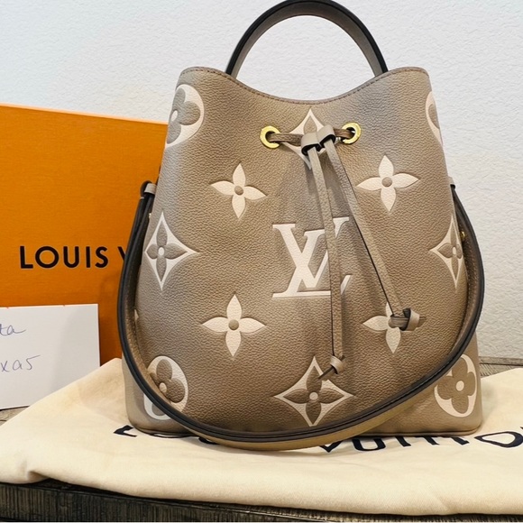 Louis Vuitton NeoNoe - Picture 1 of 10